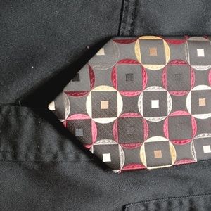 Alexander Julian colors tie